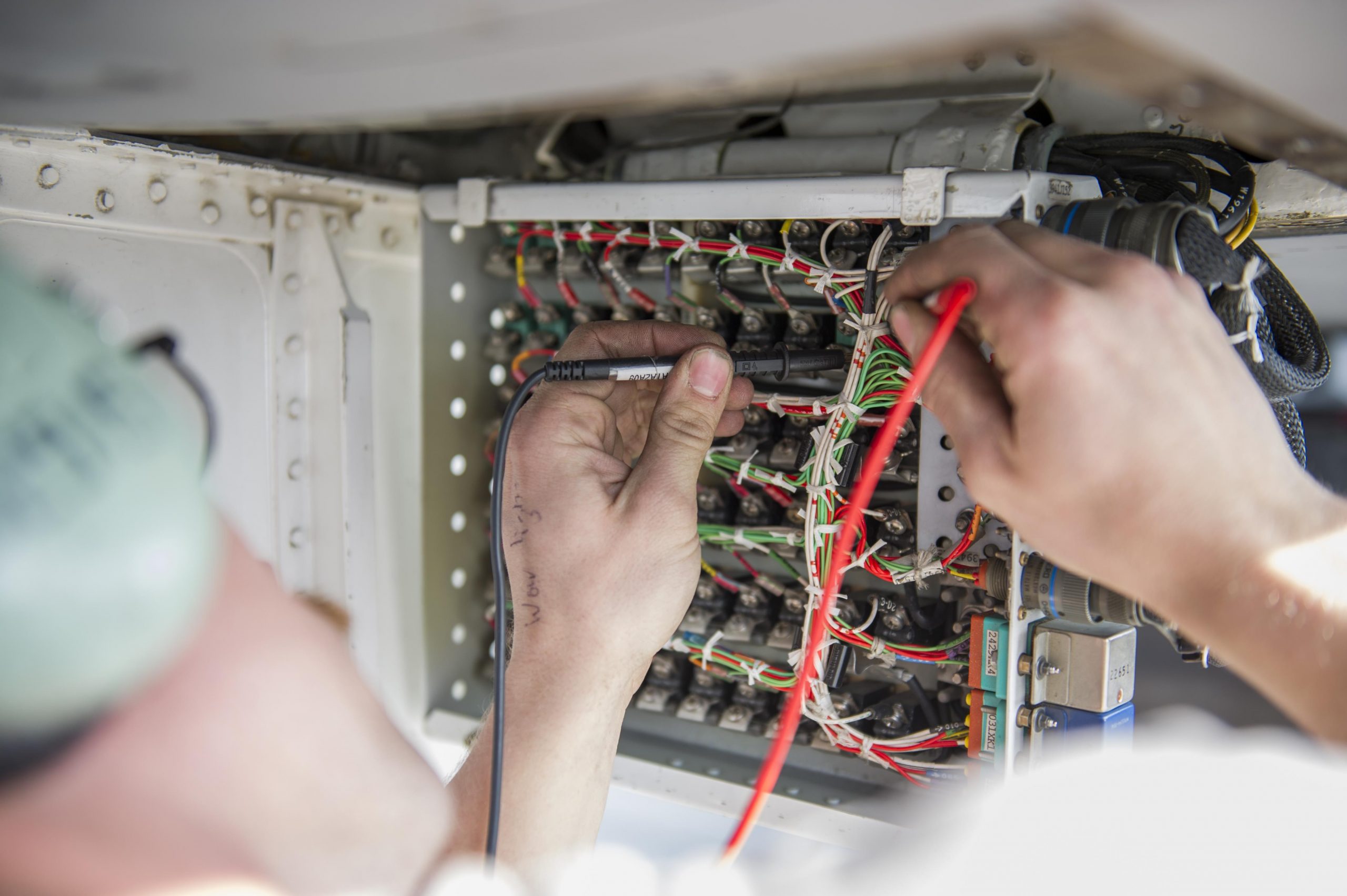 Things to Consider Before Hiring Emergency Electricians: